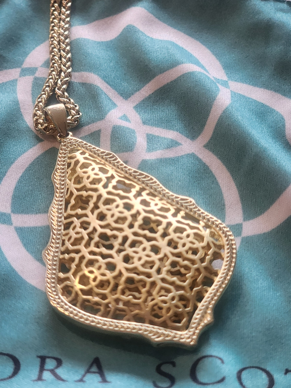 Kendra Scott Gold Filigree Lattice Pendant Necklace NWT